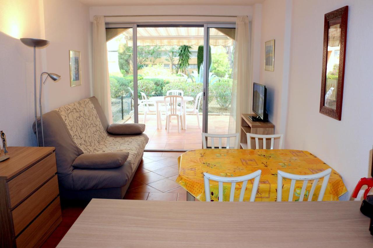 T2 Terrasse, Bormes Les Mimosas La Faviere, 5 Pers, 5 Mn A Pieds Des Plages Et Commerces Exterior photo